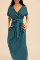 Vestido Azul petróleo cruzado verano 26 MÃE