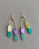 Pendientes Mitumi MATIZ verde, rosa, azul, aros colgantes, diseño colorido, moda responsable, hecho en España