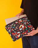 Funda de laptop 13" con estampado original hecha de tejidos de botellas recicladas, estampado Lux, diseño original colorido de luces en movimiento,  moda sostenible