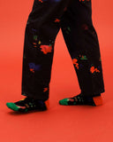 Calcetines negros peSeta & Capitán Denim-calcetines-peSeta-[denim]-[estampado]-[sostenible]-peSeta
color azul, verde, rojo y amarillo, estampado colorido con distintas formas